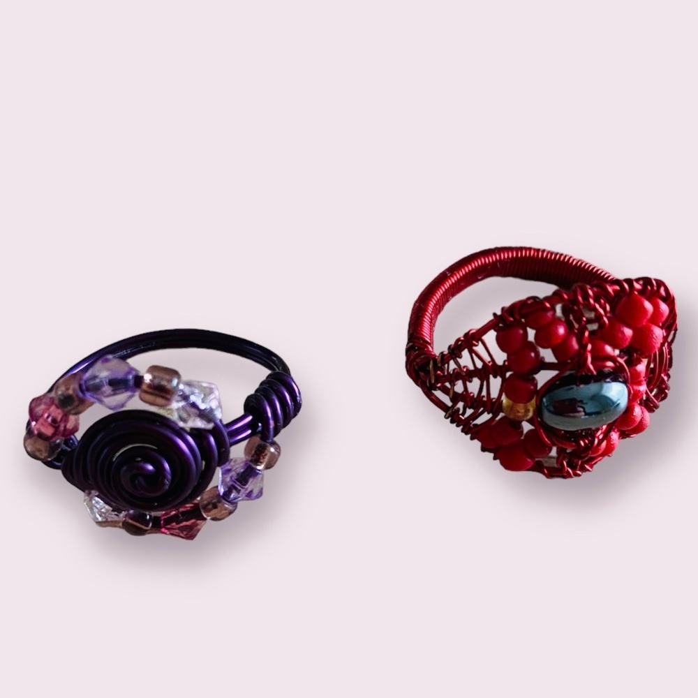 Women’s Charming Wired Beaded Boho Handmade Rings size 6 Set Of Two Purple & Red